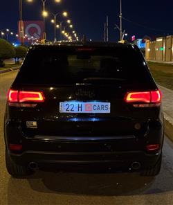 جیپ گراند شیرۆکی